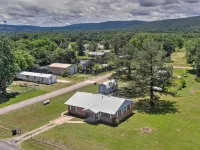 Charming Clayton Home ~ 4 Mi to Sardis Lake! Hotels in Pushmataha County