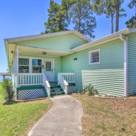 Waterfront Onalaska Retreat w/ Private Dock!