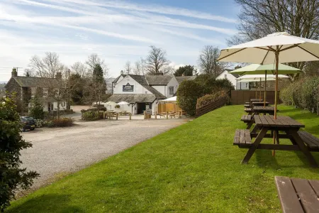 The Horse and Farrier Inn and the Salutation Inn Threlkeld Keswick Отели в г. Threlkeld