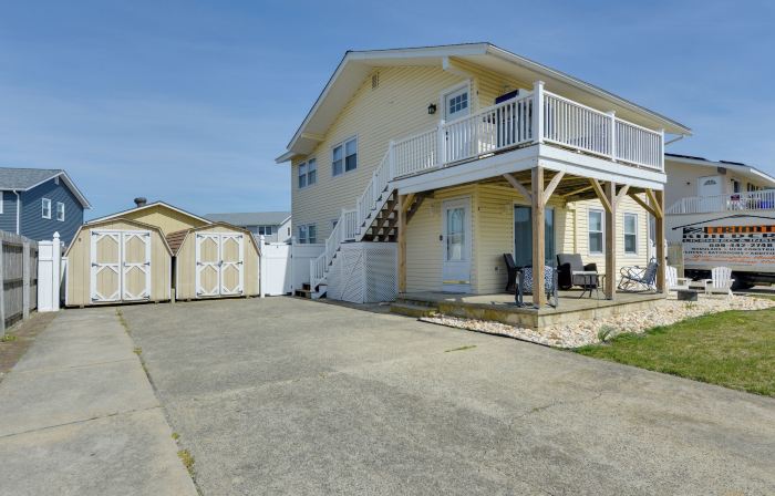 Brigantine Condo w/ Gas Grill - Walk to Beach!