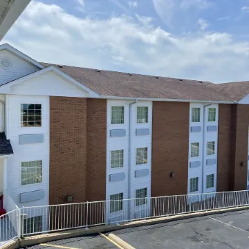 Schmidt's Creek Hotel