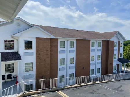 Schmidt's Creek Hotel Отели в г. Осейдж-Бич