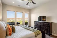 Gateway to Fun 3 Bedroom Townhouse - شرفة