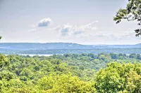 Pet-Friendly Branson Area Home: Hot Tub, Game Room - spa