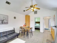 Biloxi Resort Cottage w/ Pool & Lake Access! Hoteles en Latimer