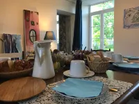 勒邁堤基飯店 - B&B