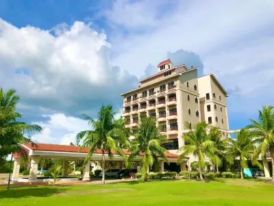 Queens Island Golf and Village Hotels in Medellin