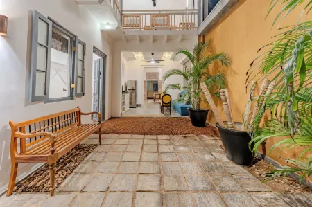 Small House Boutique Guest House Отели рядом с достопримечательностью «Galle Lighthouse»