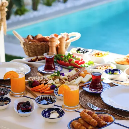 PERA ALACATI BUTİK OTEL