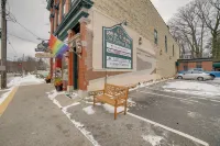 Saugatuck Retreat in Historic Downtown! - parking