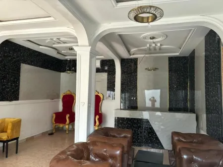 Hotel l'Empire Отели рядом с достопримечательностью «Лимбе Ботанический сад»