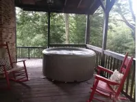 Red Bend cabin overlooking the river with hot tub.