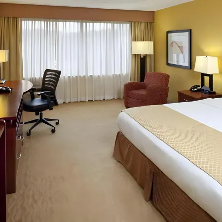 DoubleTree by Hilton Hotel Fayetteville