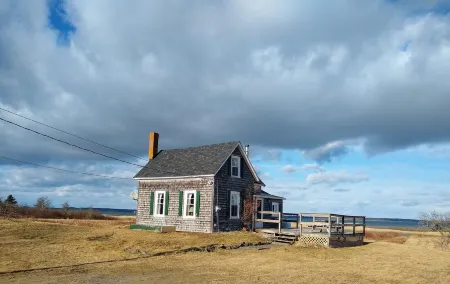 Romantic Downeast Ocean Front Cottage ~ Amazing Views ~Near Quoddy Head Park!
