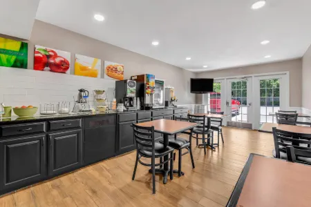 Quality Inn Laurinburg Отели в г. Стюартсвилл