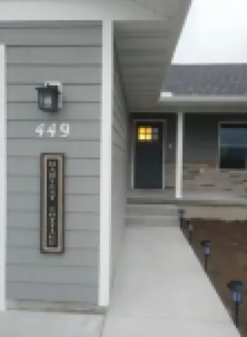 HARVEST COTTAGE Cozy home for family memories in a small town..