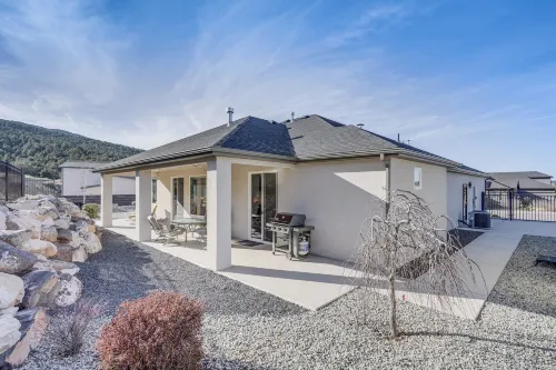 บ้านซีดาร์ซิตี้ พร้อมวิวภูเขาและเส้นทางเดินป่า! - ห้องครัว