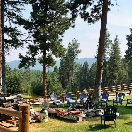 5 Star Private Gated Luxury 3 King Bedroom Estate Lodge Lake Views EV Charger