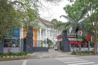 RedDoorz Syariah @ Klojen Malang Hotel di Malang
