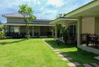 The Oasis Khaolak Resort Hotel in zona Wat Phadung Tham Phothi Wat