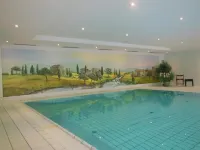 NewLivingHome Residenzhotel Hamburg - piscina