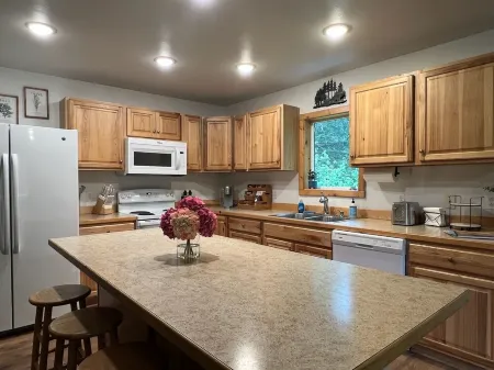 Spacious 3‑ Apartment in Seward - Harbor & Glacier Access