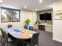 Mantra Melbourne Melton Hotels in Cobblebank