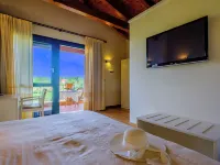 Villa Barbarina - Nature Resort with Pool & Restaurant - Alghero โรงแรมใกล้สนามบินอาลเกโร - AHO