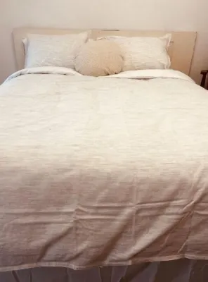 Pet Friendly Fully Furnished and Private 1 Bedroom Flat Hotel a Fond du Lac