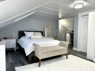 Freshly Renovated 2 Bed 1.5 Bath near Downtown Augusta 메인 대학 - 오거스타 주변 호텔