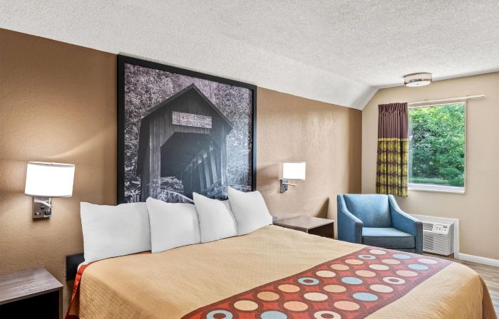 Super 8 by Wyndham Brownsburg