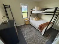 NEW Charming 3-bedroom cottage with Sandy Beach and Great Views Hotels in Delton