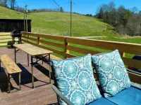 Creekside home with hot tub within 30 mins to Asheville Hotels in Yancey County