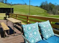Creekside home with hot tub within 30 mins to Asheville