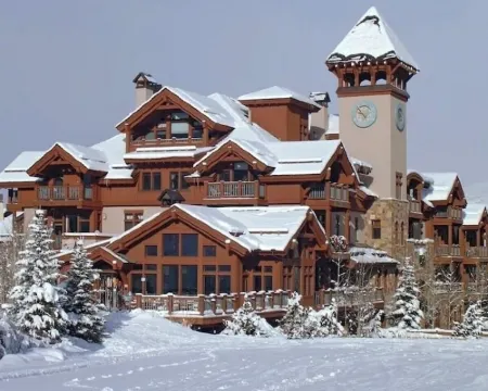 Gorgeous Ski-In Ski-Out Condo on Beaver Creek Mountain Hotels in Edwards