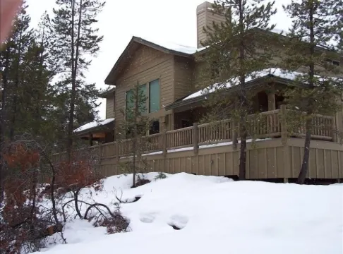 Premier Luxury Home with 7 Br/8 BA, Hot Tub, Game Room, Sharc Passes, A/C