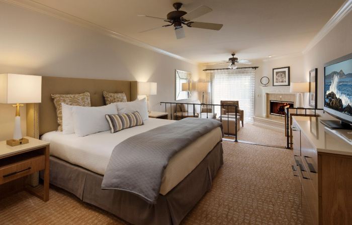 Pelican Inn & Suites