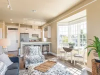 “Inn on the Harbor” Stunning sunsets, centrally located, cozy getaway! ブレインのホテル