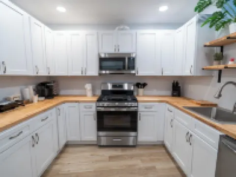 Spacious and Stylish Apartment Perfect for Your Getaway in Beverly! ビバリーのホテル
