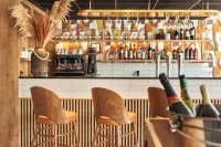 Originals Boutique, Hôtel Larivaut, Puy-Guillaume Hotels in Saint-Victor-Montvianeix