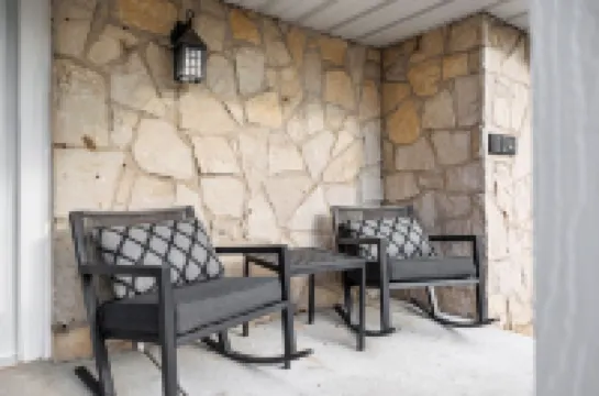 Hot Tub and Outdoor Entertainment - Spacious Chic Retreat