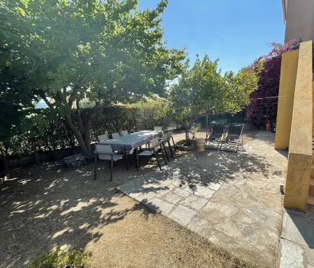 Maison de Charme à 2 pas du Village Отели рядом с достопримечательностью «Port de plaisance Mare È Stagnu - Portu di turismu Mare È Stagnu»