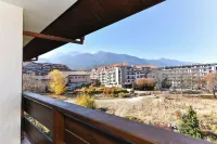 Cedar Lodge III One BDRM Flat B2 Across from Gondola Station