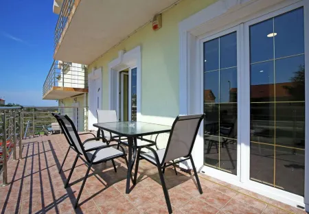 2-bedroom luxury villa surrounded by mountain views just minutes from the beach Отели в г. Donje Polje