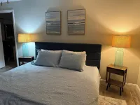 Minutes to Weeki Wachee Head Springs Pool AND hot tub!