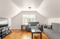 Cozy Apartment in Ypsi with Wi-Fi