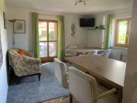 Cozy vacation apartment in the Allgäu - relaxation guaranteed! Hotels in Mauerstetten