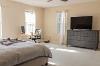 Relaxing Getaway: Entire 3-BR Home w/ Fireplace
