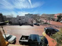 The Brick Street Suite, high ceilings, historic brick street location