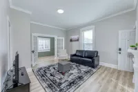 Cozy 1-Bedroom Retreat Near DePauw University & Downtown Greencastle! Hotels in Greencastle